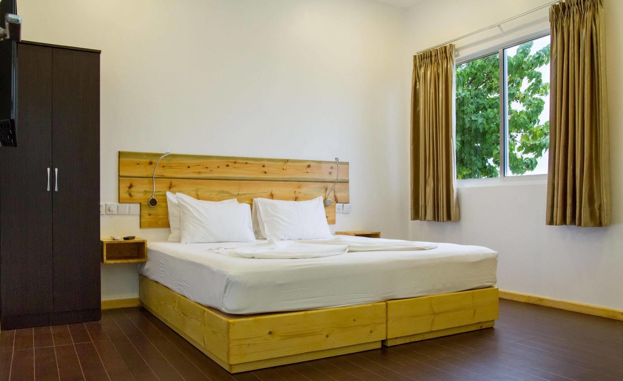 Royal Pearl Inn مافوشي المظهر الخارجي الصورة